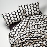 thumbnail of Benetton - 4-teiliges Doppelbett-Set (Bettbezug 210 x 230 cm, Spannbettlaken 120 x 200 cm und 2 Kissenbezüge 50 x 80 cm) 100 % schwarze Baumwolle