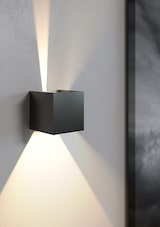 thumbnail of Lek SQ Quadratische LED Wandleuchte, 6,8W, Abstrahlwinkel 0-120°, 2700K, Mattschwarz, IP54, Innen- & Außenbereich, Qualität von Beneito & Faure