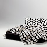 thumbnail of Benetton - 4-teiliges Doppelbett-Set (Bettbezug 220 x 220 cm, Spannbettlaken 160 x 200 cm und 2 Kissenbezüge 50 x 80 cm) 100 % schwarze Baumwolle