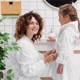 thumbnail of Relaxdays Papierhandtuchspender, mit Deckel, für H2 Papierhandtücher, HxBxT 17x27x13 cm, Zum Aufhängen, Bambus, natur