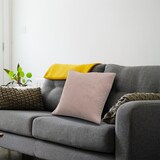 thumbnail of Intirilife 2x Kissenbezug Kissenbezüge aus Samt 40x40 cm in Rosa - Bezüge für Sofakissen Zierkissen Couchkissen Dekokissen