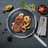 thumbnail of METRO PROFESSIONAL Poêle à frire Tri-Ply, acier inoxydable, adapté à l'induction, Ø 24 cm, structure en nid d'abeille, revêtement antiadhésif