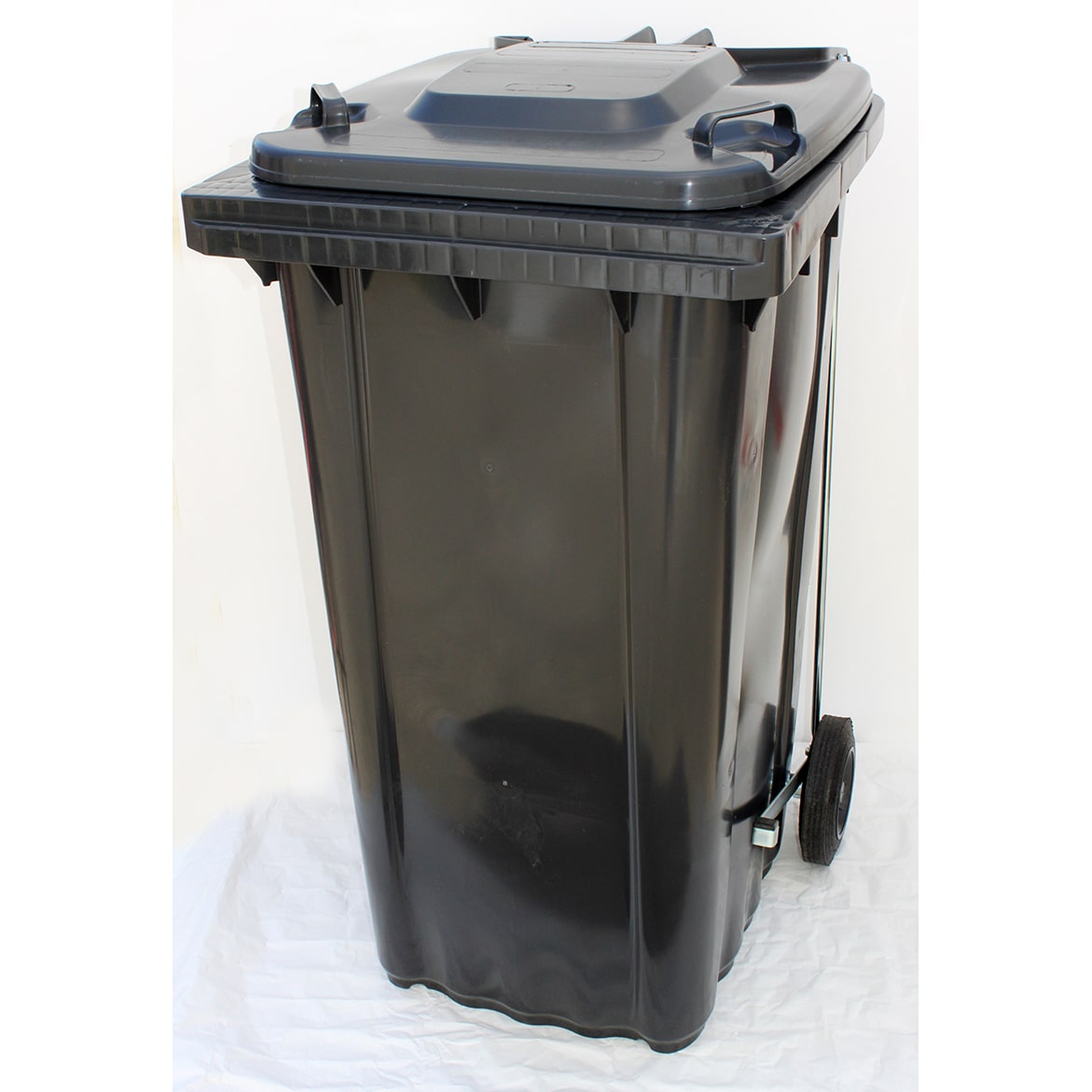 Basurero con ruedas y pedal de 720x580x1.070 mm. Gris. 240 l. CONGOST