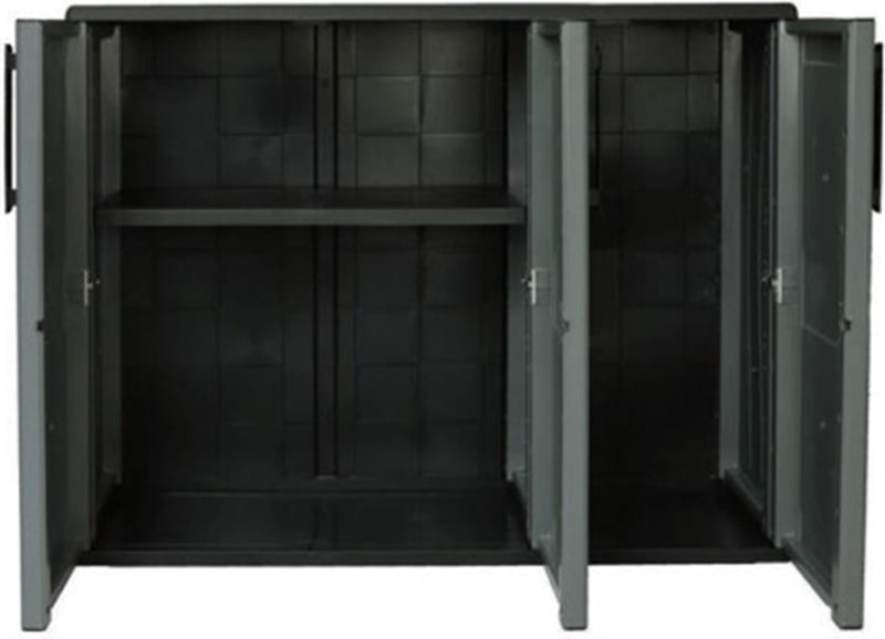 Un armario abierto de plástico negro con tres puertas.