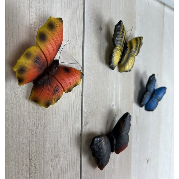 Polystone - Muurdecoratie Vlinder - 4 Kleuren -  10 x 12 x 1.5 cm - 4 Stuks