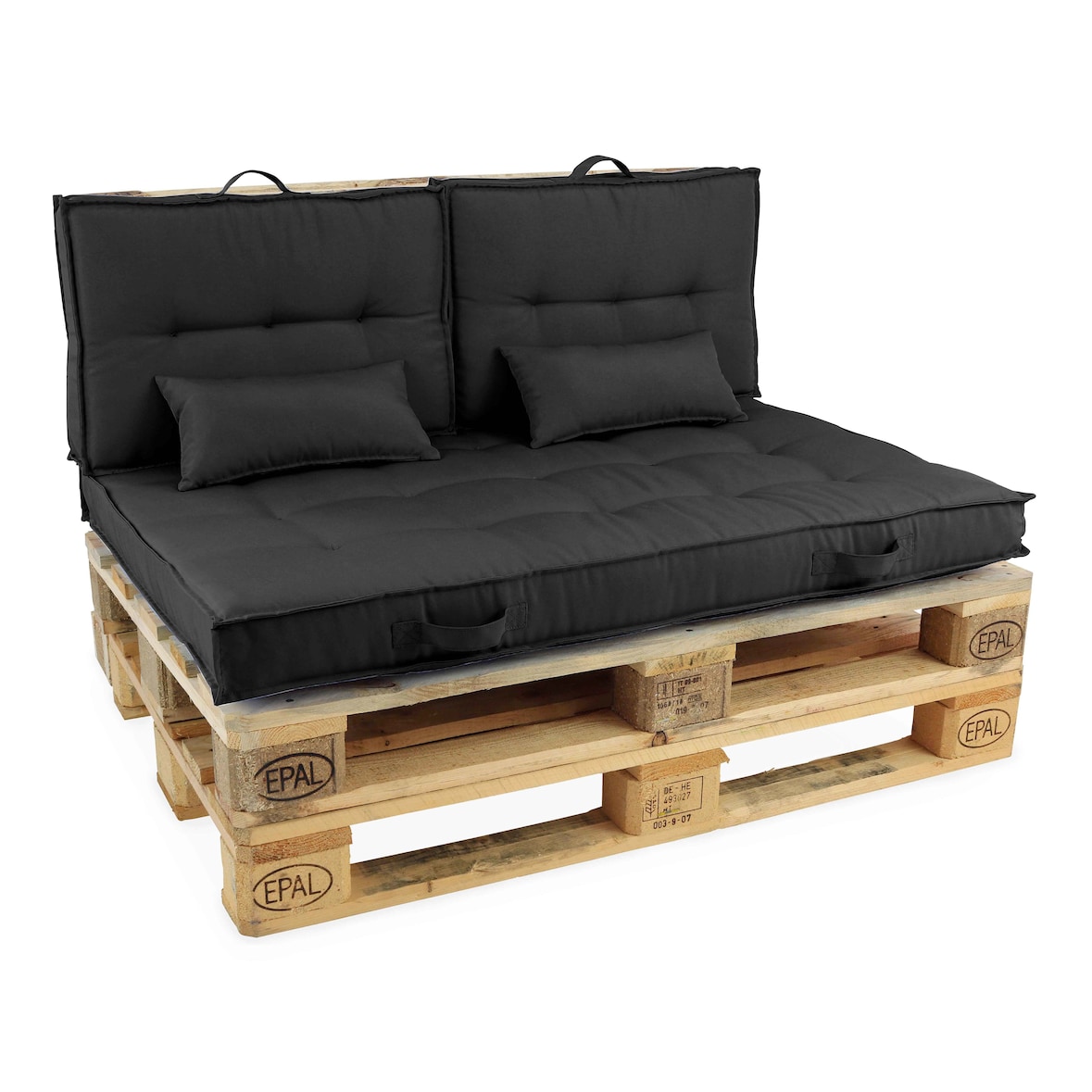 Confezione di mobili da giardino con pallet e cuciture grigie.