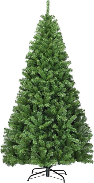 Un albero di Natale artificiale verde con supporto.