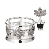 thumbnail of Flaschenuntersetzer Trauben, mit Flaschenverschluss, edel versilbert, Durchmesser 9 cm, Höhe 10 cm