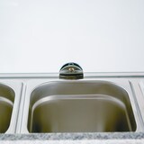 thumbnail of Romux® Table a Pizza Réfrigérée 2 Portes 90x70 cm pour 5 Bacs GN 1/6 Plan de Travail en Marbre et Cloche en Verre | Préparation Pizzas et Salades