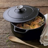 thumbnail of Le Chasseur Niedriger Bratentopf aus emailliertem Gusseisen, rund, schwarz, 24 cm 3.8 L Le Chasseur - 071104