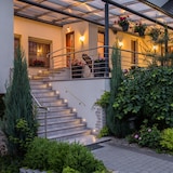 thumbnail of Relaxdays Handlauf, 304er Edelstahl, erweiterbar, innen & außen, 100 cm, Ø 42 mm, mit Halterung, Treppengeländer, silber