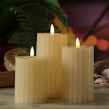 thumbnail of LED Kerze Liv Echtwachs gerillt geriffelt flackernd 14,5cm Timer creme