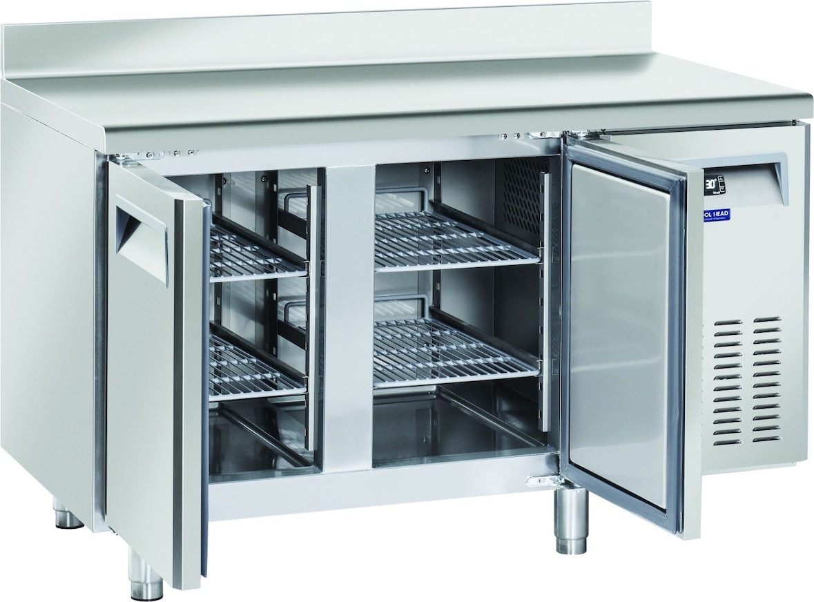 Cool Head Edelstahl-Kühltisch mit 2 Türen und Fliesenwand. Automatisches Auftauen. Temperatur -2°C/+8°C.  Maße cm 135x60x85/95h. Cool Head SR2200