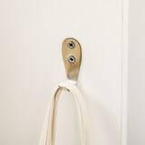 thumbnail of HOMCOM perchero de pared con 4 ganchos estante de pared de almacenamiento con barra colgante de aluminio para entrada dormitorio pasillo 50x23,5x60 cm