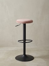 thumbnail of Barhocker `Campania`: 58-79 cm Sitzhöhe, Eisenmaterial, Samt/Wildlederoptik Bezug, 360° drehbar. Rosa, Material: Samt, 40x40x79 cm | Kadima Design