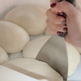 thumbnail of Set van 6 bakjes met deksel (5,6L) 38 x 28,4 x 7,5 cm - voor deeg, gebak, pizza's, brood. Gemaakt van wit, voedselveilig polypropyleen. BPA-vrij