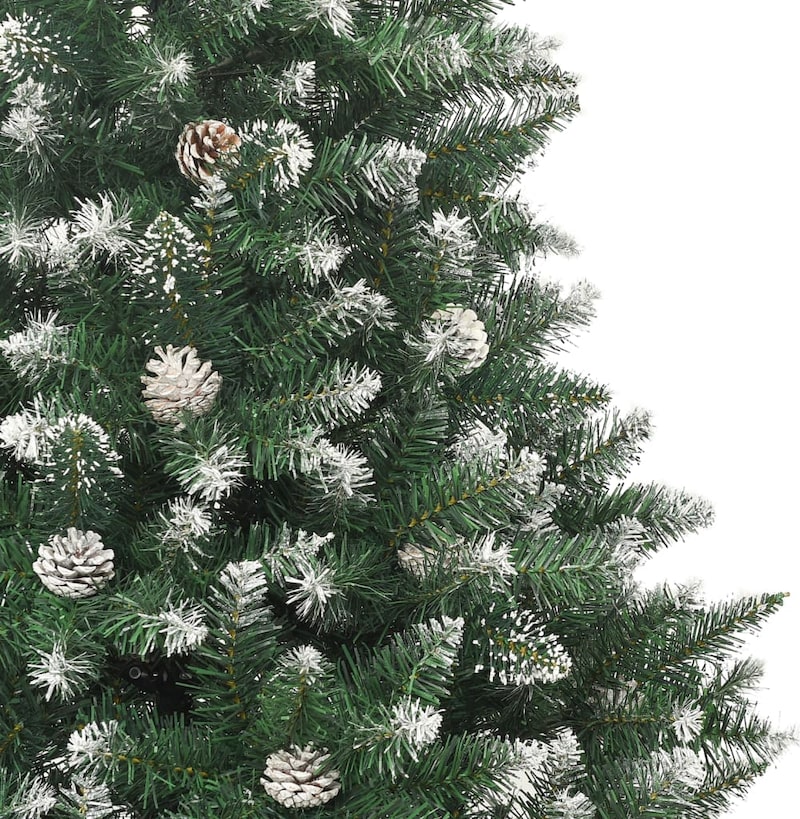 Ein grüner Weihnachtsbaum mit Zapfen.