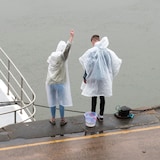 thumbnail of Relaxdays Regenponcho Einweg 20er Set, Einmal Regencape mit Kapuze, Erwachsene, Notfallponcho Damen, Herren, transparent