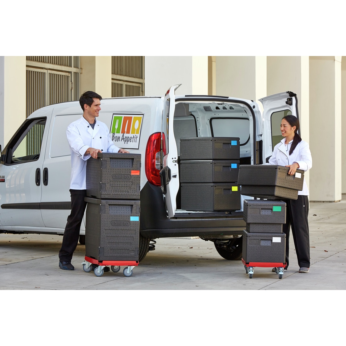 CAMBRO - EPP300-110 - Conteneur isotherme à chargement frontal Cam Gobox pour 3 plateaux GN 1/1 60 L