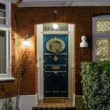 thumbnail of Relaxdays Kamera Dummy, blinkendes LED-Licht, innen & außen, Einbrecher Abschreckung, Überwachungskamera Attrappe, weiß