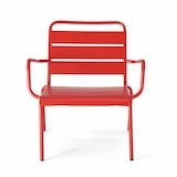 thumbnail of Rode metalen fauteuil en voetensteun