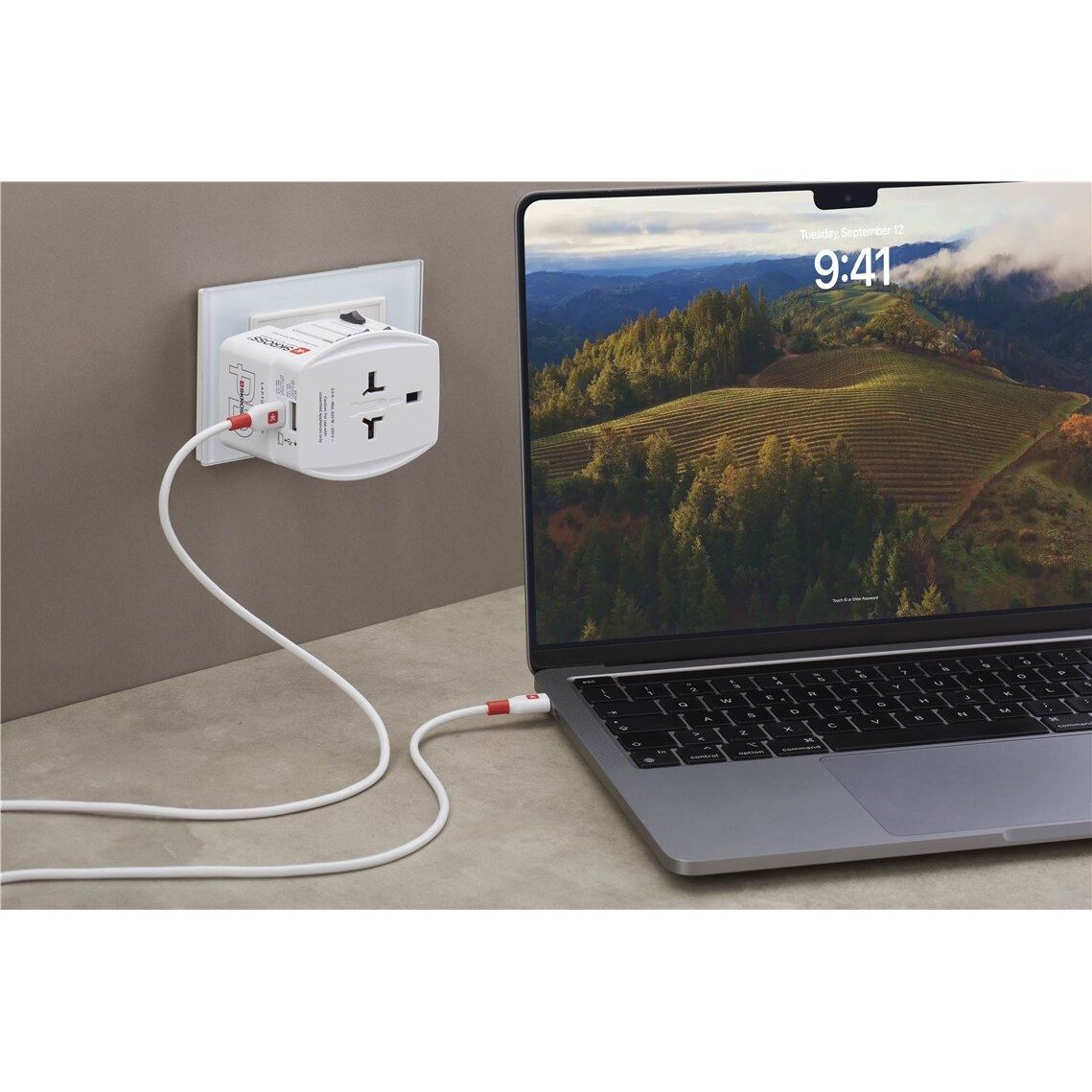Skross MUV USB A/C 45PD reisadapter met USB-C kabel, Wereldwijd