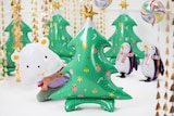 thumbnail of Folienballon Weihnachtsbaum 78x94cm stehend mit Luftfüllung Grün