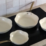 thumbnail of Menastyl - Lot de 5 pièces dahlia en aluminium recyclé beige