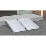 thumbnail of Auffahrrampe aus Aluminium, klappbar, Länge 600 mm, BxH 700x35 mm, geklappt 360 mm breit, Tragkraft 270 kg, Gewicht 4,7 kg