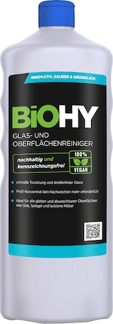 Ein Glasreiniger in einer Plastikflasche.