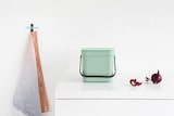 thumbnail of Brabantia Abfallsammler mit Stay-open Deckel | 3 Liter, HxBxT 17,4x18,8x13,9cm | Kunststoff | Jade