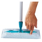 thumbnail of Leifheit Mopa Atrapapolvo Clean & Away con palo Telescópico