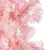 Ein Ausschnitt einer rosa künstlichen Tanne.