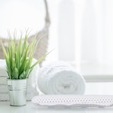 thumbnail of Relaxdays Badewannenkissen, Badekissen mit Saugnäpfen, Spa, Wannenkissen für Kopf & Nacken, 19,5 x 30,5 x 3,5 cm, weiß