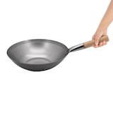 thumbnail of Wok en acier doux Vogue 33 cm