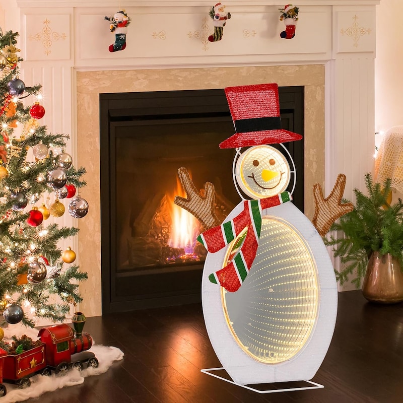 Ein beleuchteter Schneemann mit einem unendlichen Spiegel.