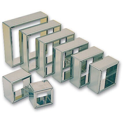 Matfer Set aus 8 ungeriffelten, quadratischen Edelstahl-Ausstechern, 4 bis 11 cm (150320)
