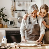 thumbnail of Klarstein Bella Küchenmaschine 1800 W / 2,7 PS 5 Ltr Edelstahl BPA-frei Vintage-Creme