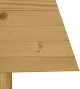 Ein hölzerner Baumstamm mit Holzplanken.