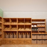 thumbnail of TRADIS Etagère boulangerie 3 niveaux, 2 portes, bois massif