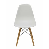thumbnail of Modèle Don Rodrigo 2.0 Paquet de 4 chaises confidentes avec structure en bois de hêtre naturel. Fabriquées en PVC, avec assise tapissée.