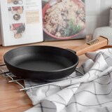 thumbnail of Ø20cm Gusseisenpfanne 39mm hoch mit Holzgriff und Glasdeckel Induktion Bratpfanne