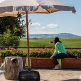 thumbnail of Relaxdays Sonnenschirmständer befüllbar mit Wasser o. Sand, Stockgröße 25-32mm, 44x42 cm, Kunststoff Schirmfuss, schwarz