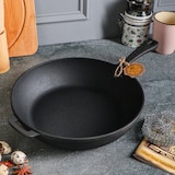 thumbnail of Koekenpan gietijzer - ø 28 x 6 cm - Gietijzeren pan voor alle warmtebronnen - Metalen handvat - PFAS vrij - Zwart
