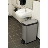 thumbnail of Rubbermaid Slim Jim Step On Container End Step Pedal-Abfalleimer | 50 Liter, HxBxT 72,1x34,3x52,7cm | Polyethylen | Silber/Schwarz von PROREGAL