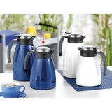 thumbnail of Isolierkanne GLACE in dunkelblau, lackiert. Inhalt: 1 Liter für ca. 7 Tassen. Höhe: 20,8 cm, Durchmesser: 13,5 cm.