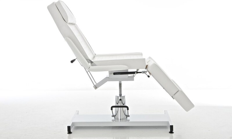 Ein weißer Massagestuhl mit verstellbarer Rückenlehne.