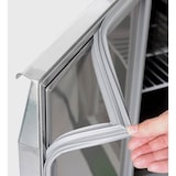 thumbnail of Skyrainbow Saladette 3 deuren, 137 x 70 recht glazen opbouw, helder glas met zwarte rand