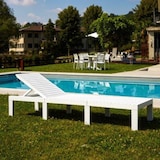 thumbnail of Ipae Progarden Lettino Haiti Bianco 65x195x78cm