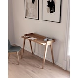 thumbnail of Escritorio 625 modelo BERLÍN en melamina Nogal con patas de madera de haya maciza, de HERDASA.